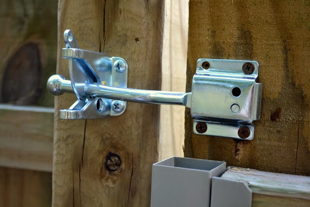 Installing a Gate Latch – The Ugly Duckling House