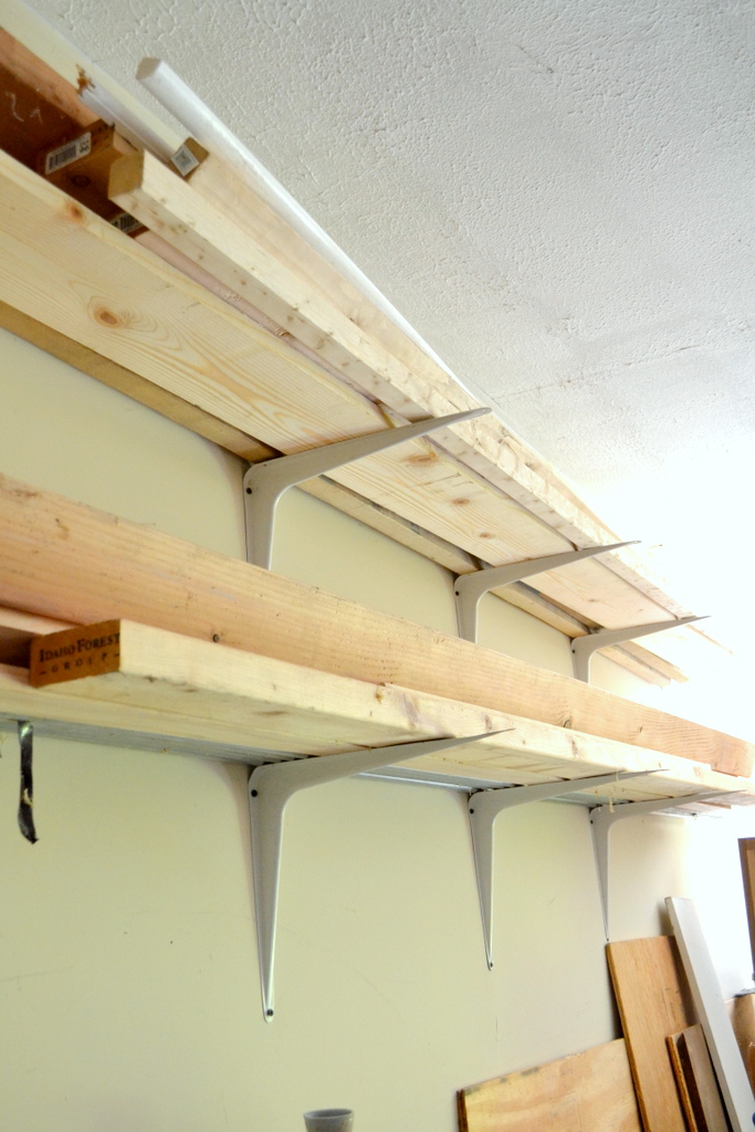 https://www.uglyducklinghouse.com/wp-content/uploads/2015/06/DIY-lumber-rack-shelf-brackets.jpg
