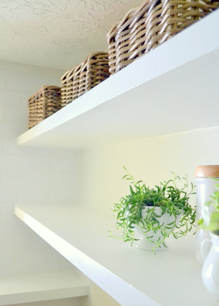 https://www.uglyducklinghouse.com/wp-content/uploads/2015/06/How-to-Create-Long-Deep-Thin-Floating-Shelves-9.jpg