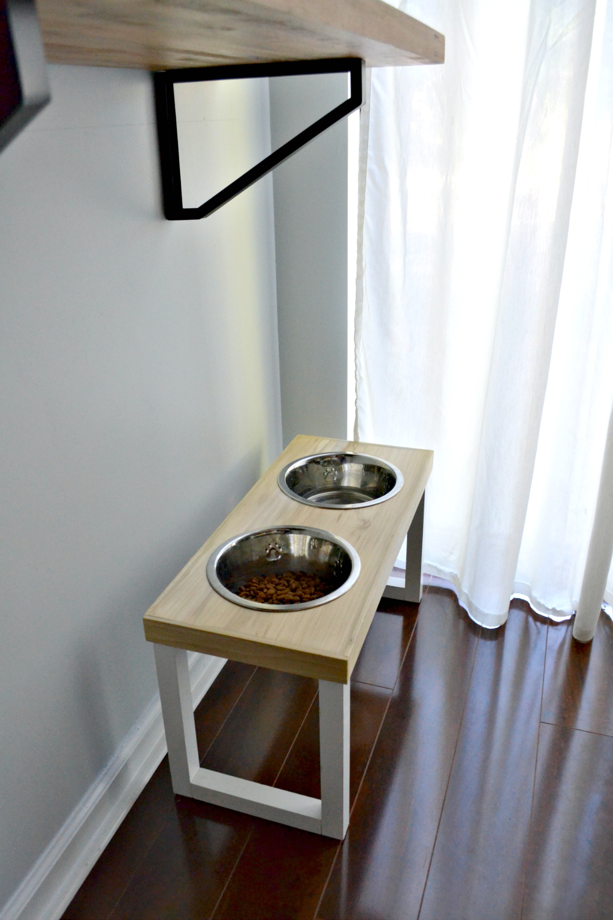 Diy hotsell dog feeder