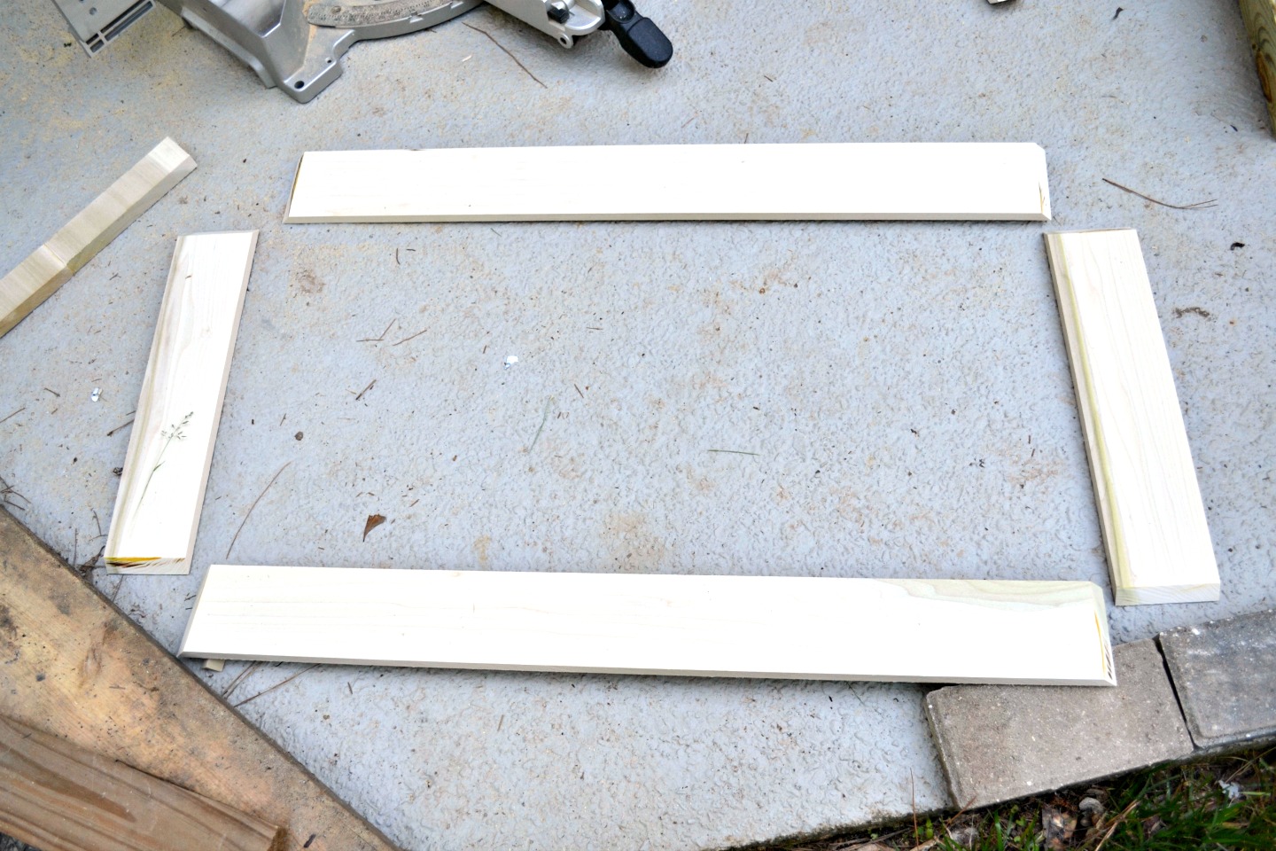 cut all 4 sides of tray at 45-degree miters