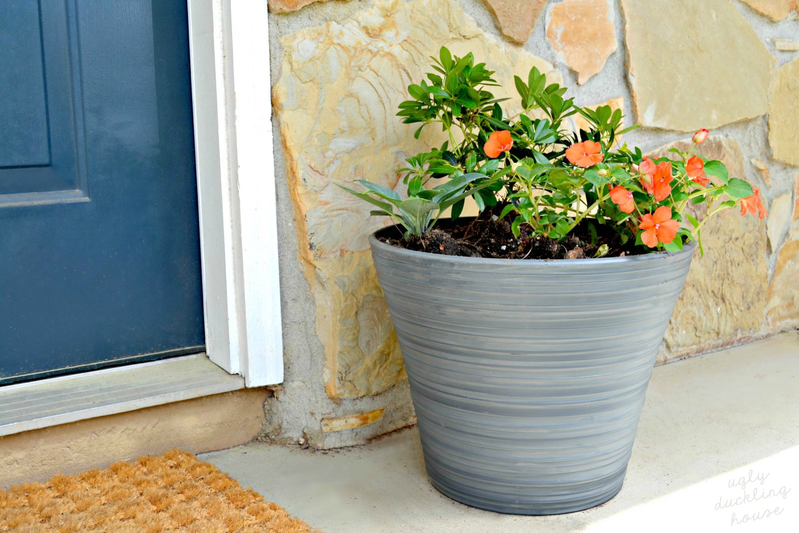diy tricks for covered porch planters - ugly duckling house