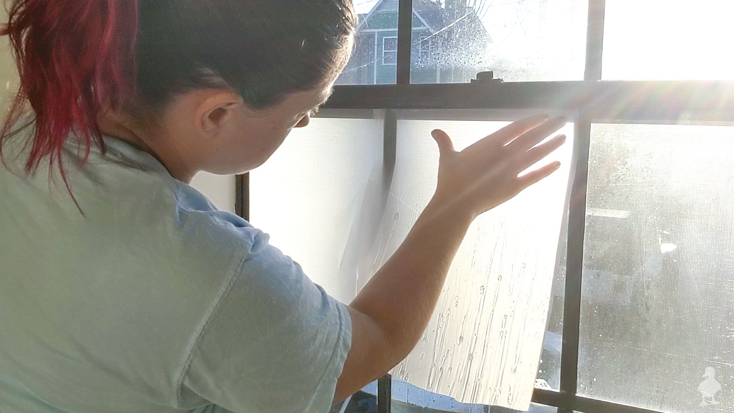 How to Apply 2-Way Mirror Film on Glass and Plexiglass : 7 Steps