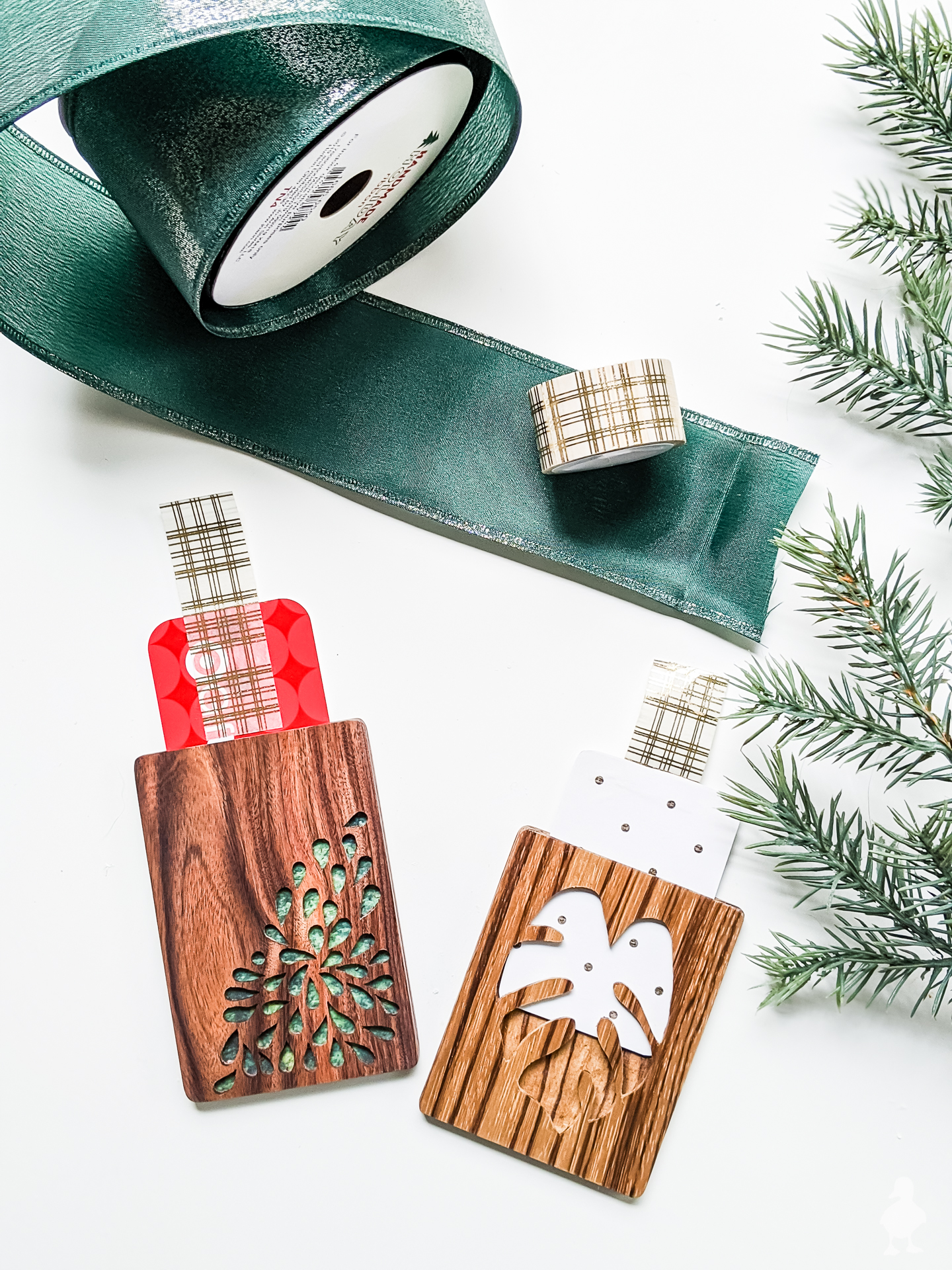 diy gift card holders with decorative cutouts