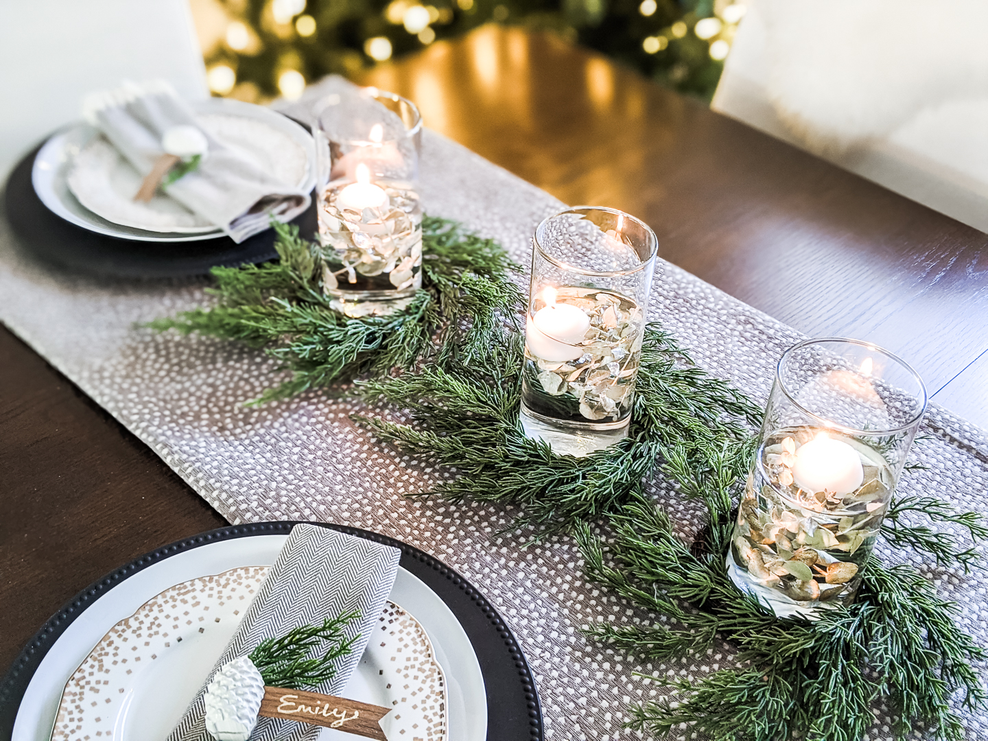 Table settings outlet for christmas dinner