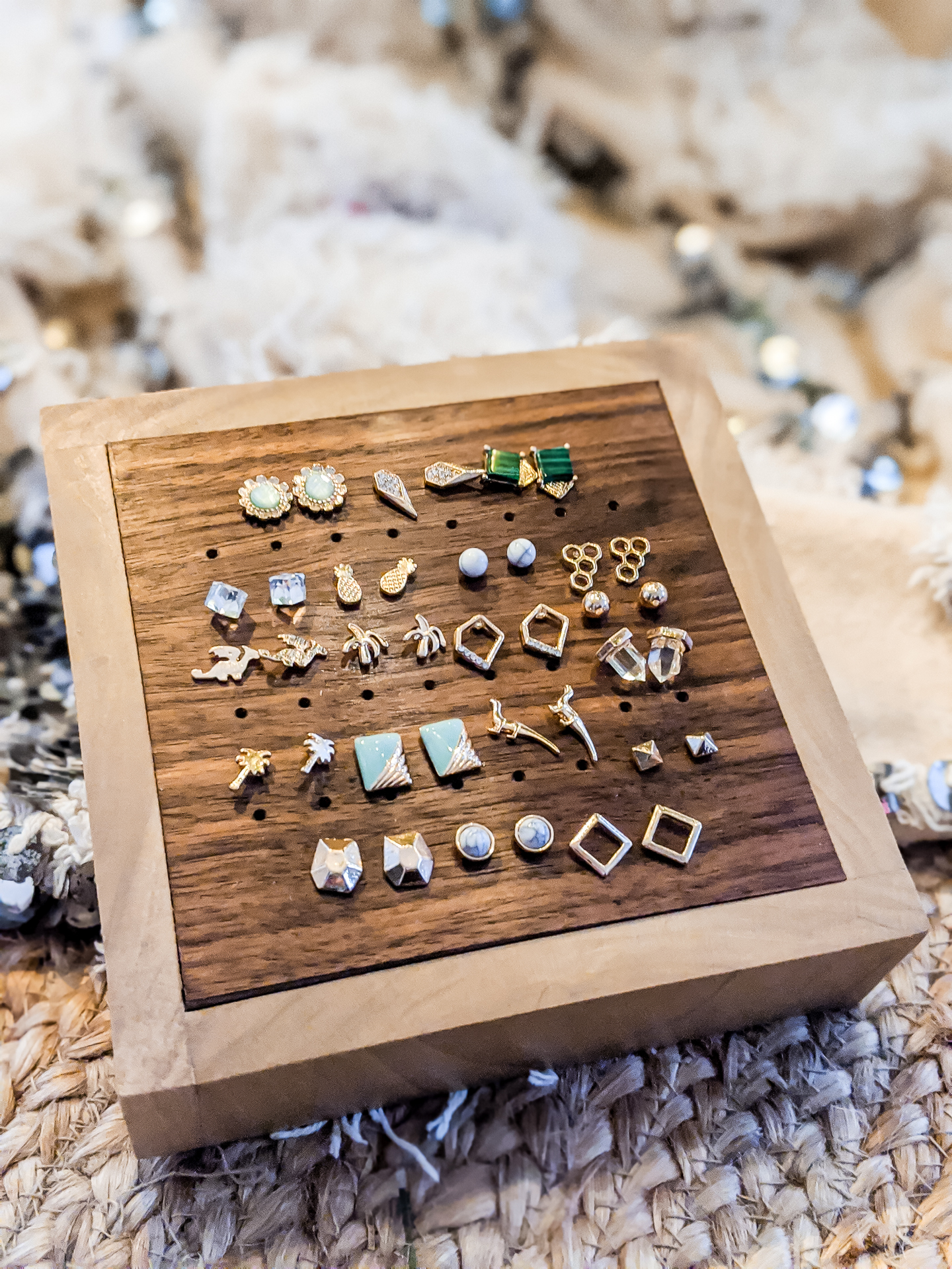 35+ DIY Jewelry Organizers with Style - Mod Podge Rocks